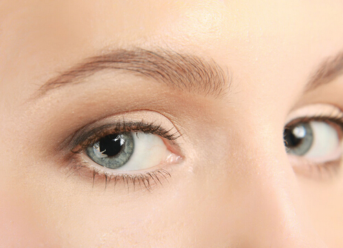 女生右眼皮跳是什么预兆