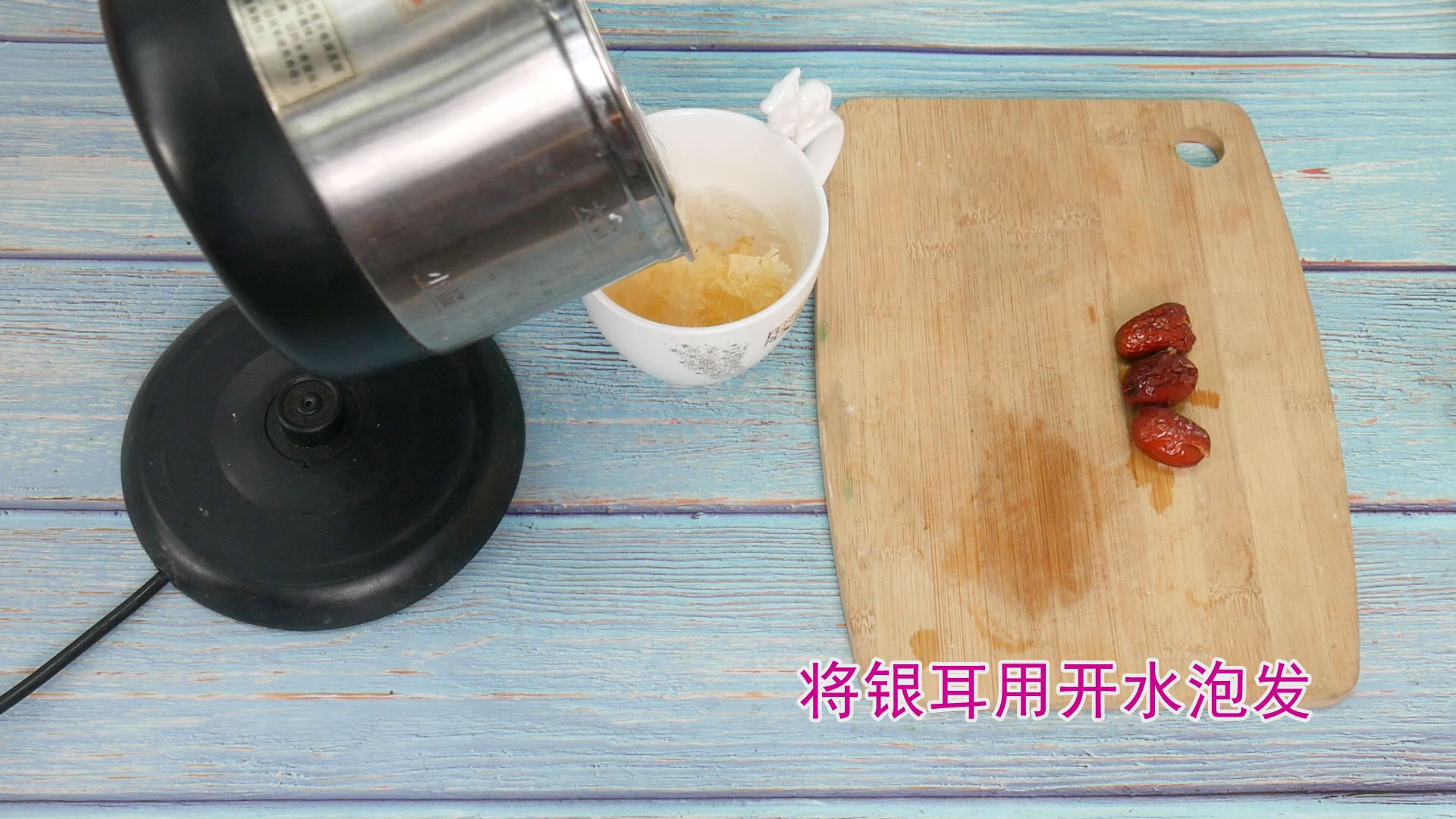 银耳红枣汤的功效原来这么多 想要变美的赶紧学 银耳红枣汤的功效