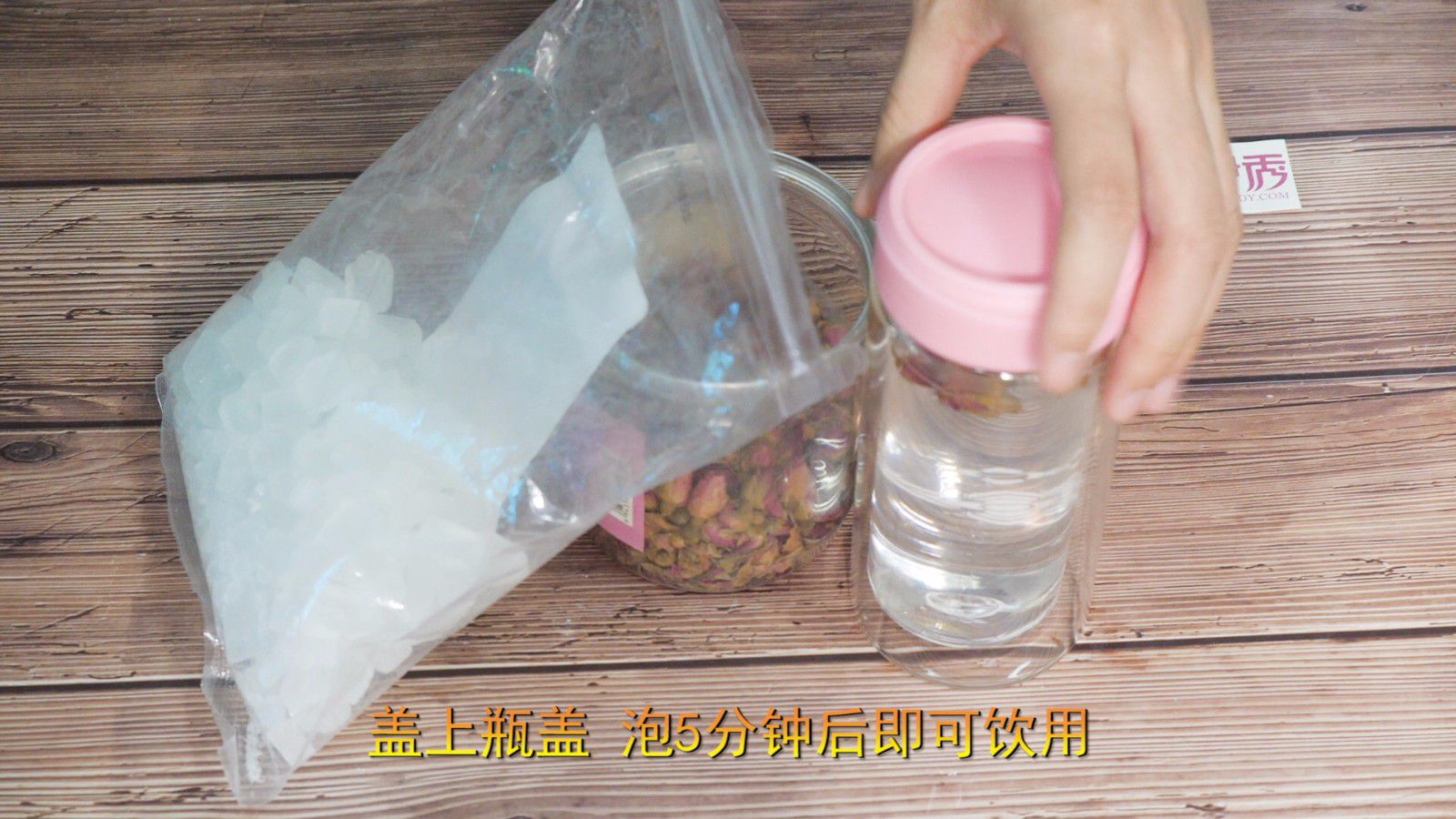 玫瑰花茶的功效与作用及禁忌 你都了解吗 玫瑰花茶的功效与作用及禁忌