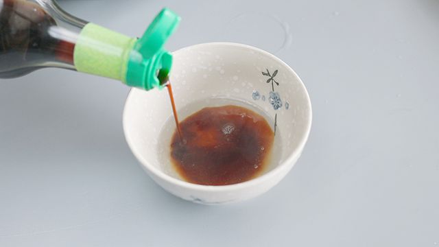 金针菇的做法 葱油蒸用这个方法最入味 金针菇的做法|金针菇的做法|金针菇|金针菇怎么做好吃|