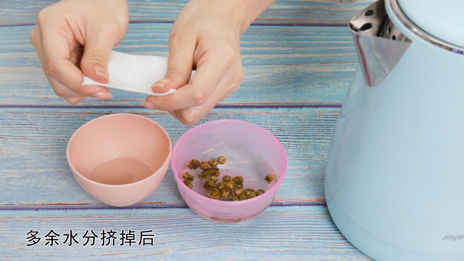 �����۴�