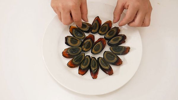 公开饭店凉拌皮蛋的做法 这样调酱汁看了就流口水 凉拌皮蛋|凉拌皮蛋的做法|