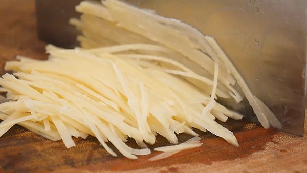 土豆丝的做法首推酸辣土豆丝 学会秘诀味道香脆不粘锅 土豆丝的做法|酸辣土豆丝|酸辣土豆丝的做法|